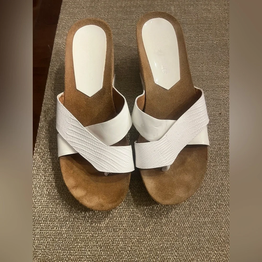 Donald‎ Pliner sandal wedges. White.